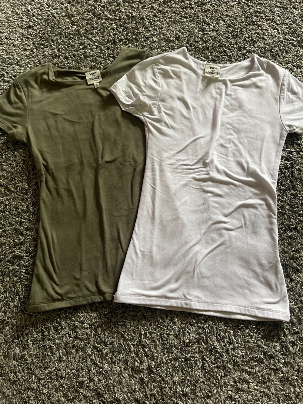 Women’s Vine and Valley Tee Bundle (S)